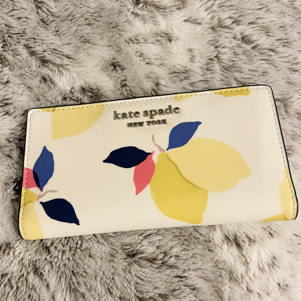 Kate Spade New York NWT Cameron Large Slim Bifold Wallet LEMON ZEST🍋